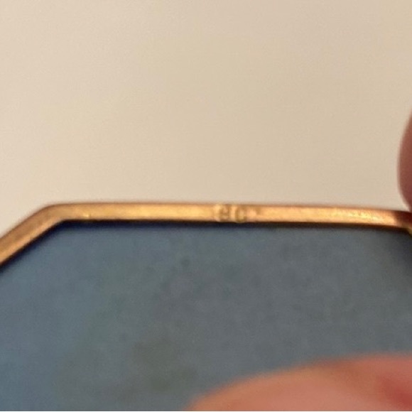 Wedgewood Blue & 9k gold brooch with small freshwater pearl. 3 cherubs & lions. - Picture 6 of 10